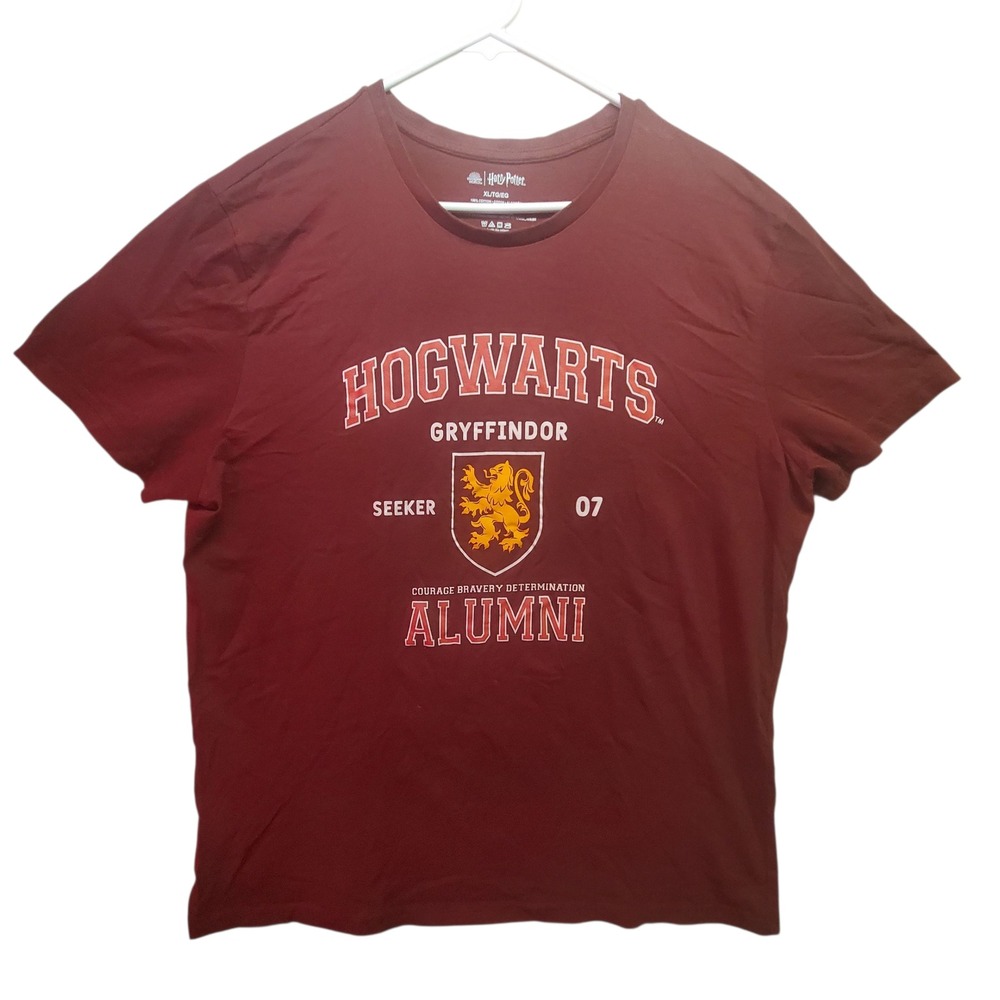 Harry Potter Hogwarts Gryffindor Seeker Alumni Maroon T-Shirt Women's XL Tee Top - Picture 1 of 6